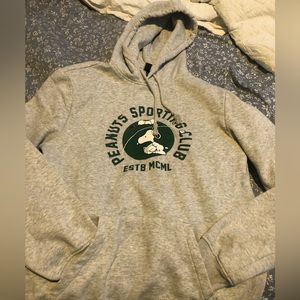 Size extra small ( fits like a small to be honest) gray hoodie